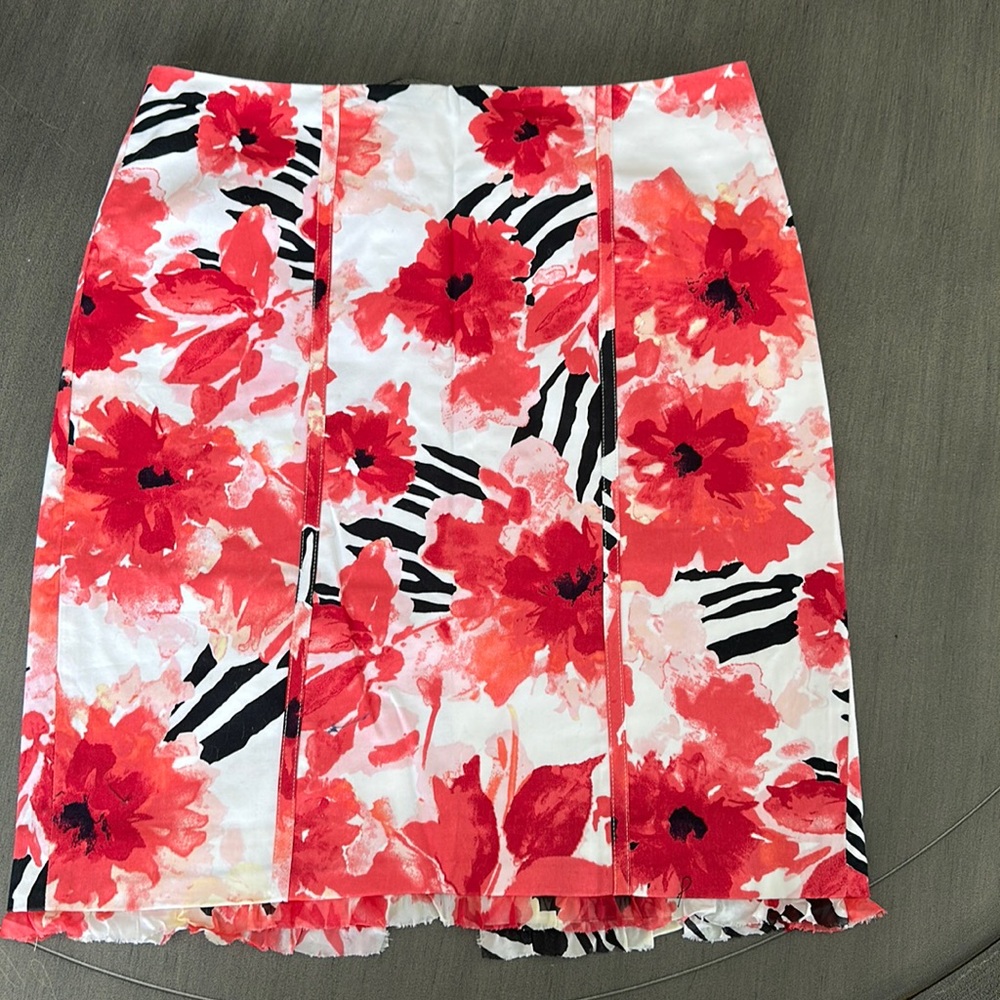 White House black market floral print pencil skirt sz 2